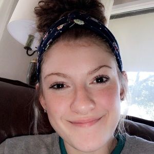 Meet your Posher, Daphne